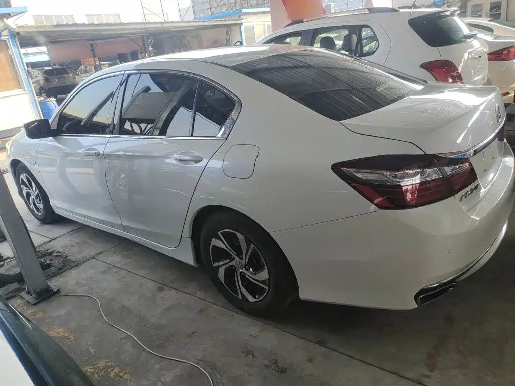 Honda Accord — миниатюра 5