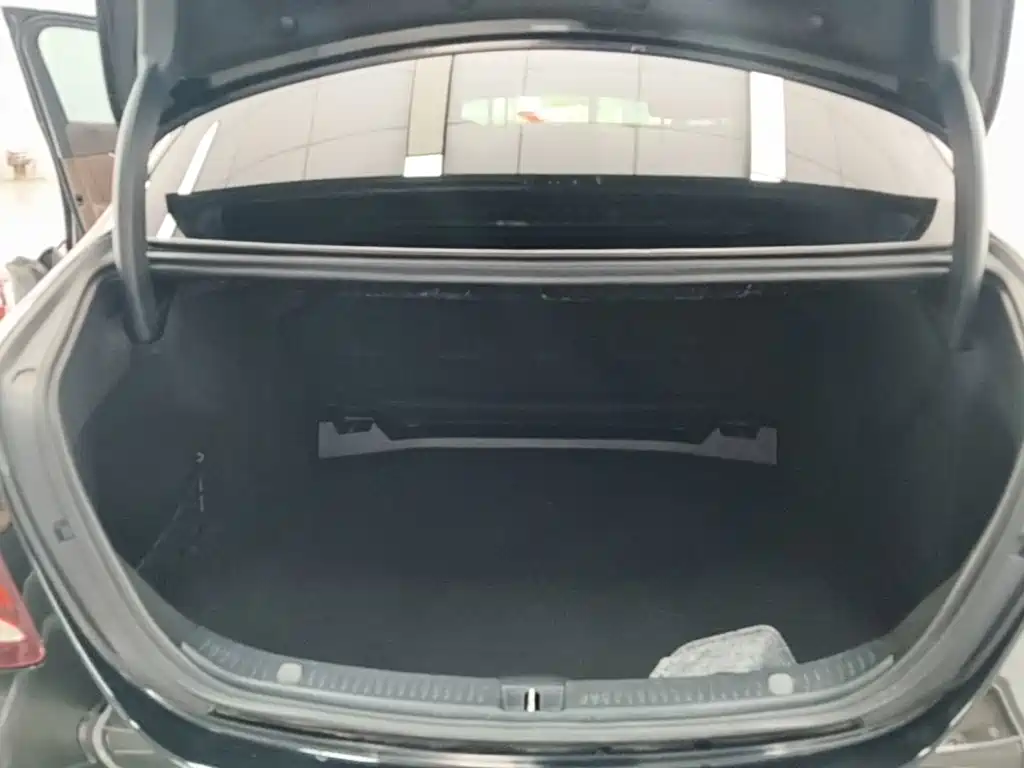Mercedes-Benz E-Class — миниатюра 19