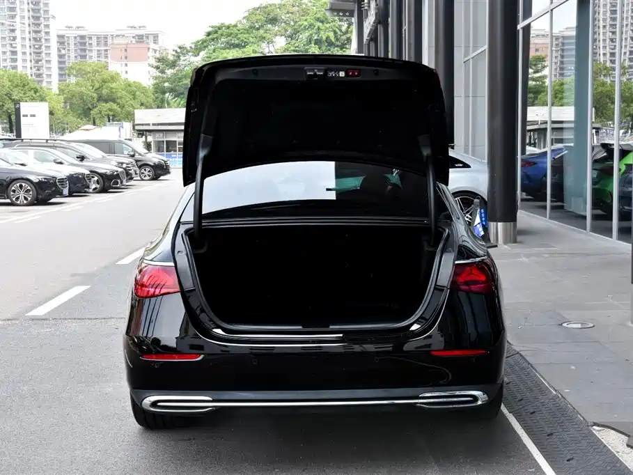 Mercedes-Benz E-Class — миниатюра 15