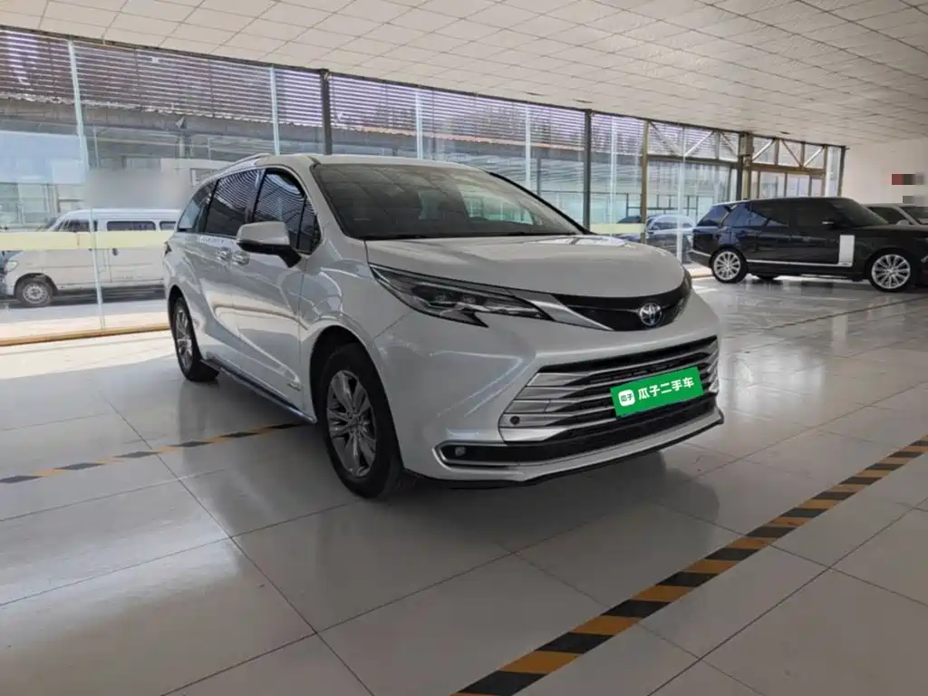 Toyota Sienna — миниатюра 4