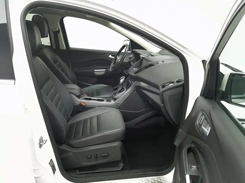 Ford Kuga — миниатюра 23