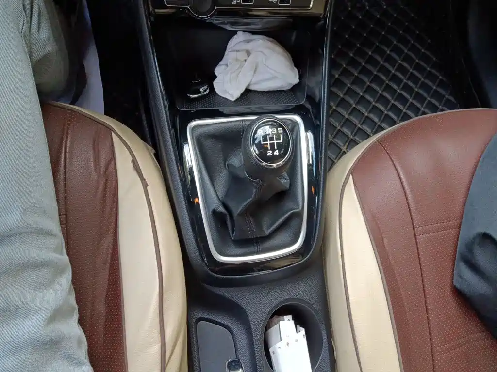 Roewe i5 — миниатюра 7