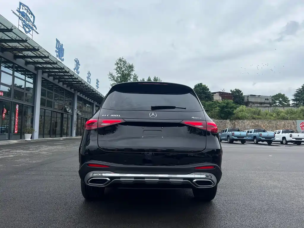 Mercedes-Benz GLC 2026 GLC 300 L 4MATIC 5 мест