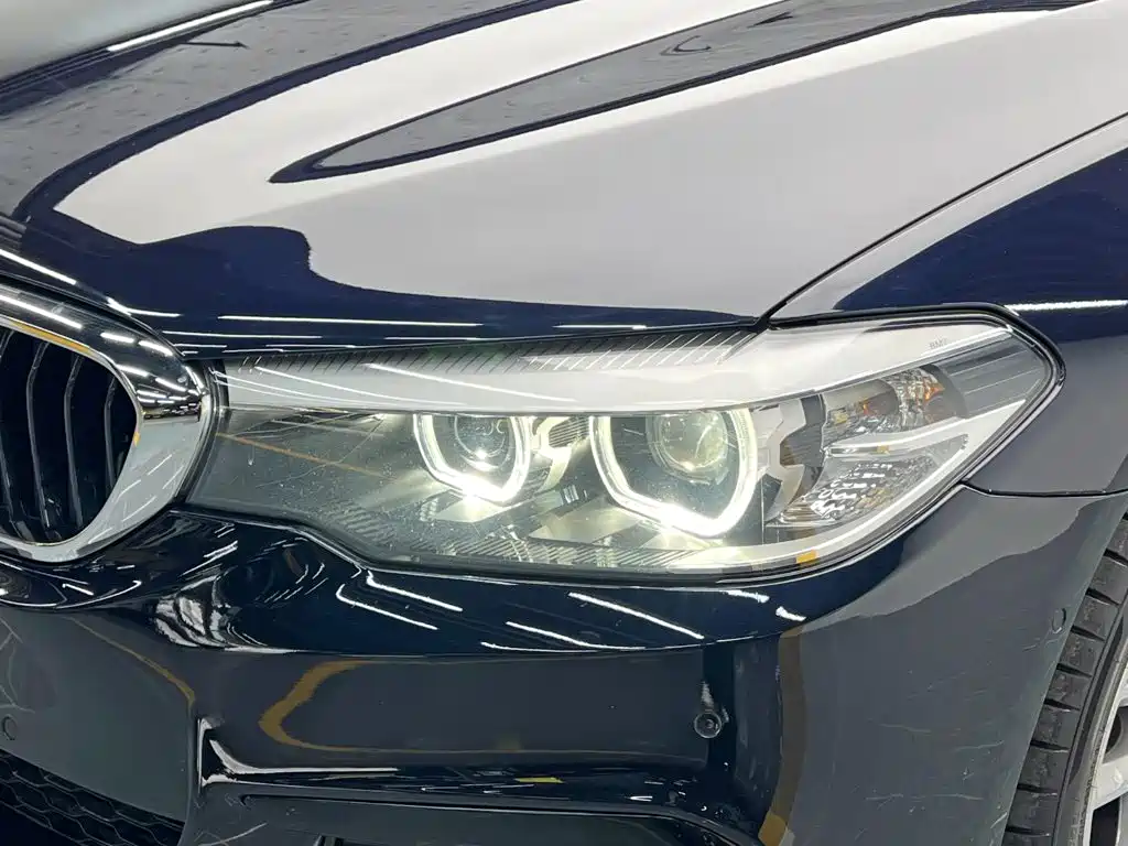 BMW 5 Series — миниатюра 9