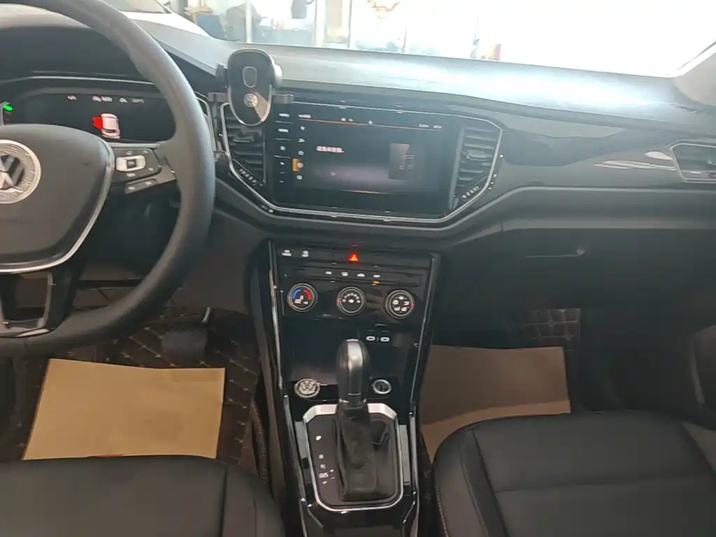 Volkswagen T-Roc — миниатюра 13
