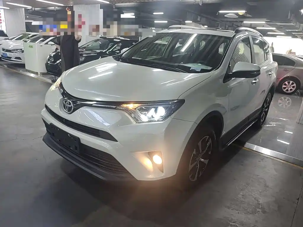 Toyota RAV4 — миниатюра 2