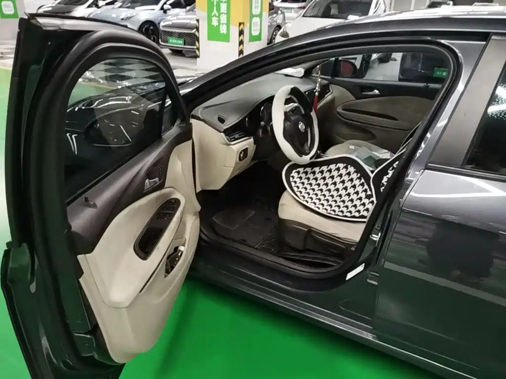 Buick Verano — миниатюра 13