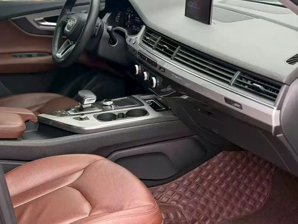 Audi Q7 — миниатюра 7