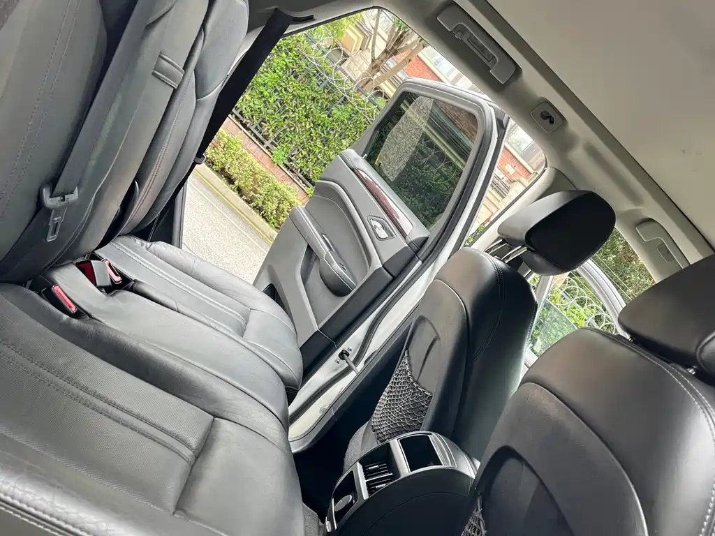 Cadillac SRX — миниатюра 13