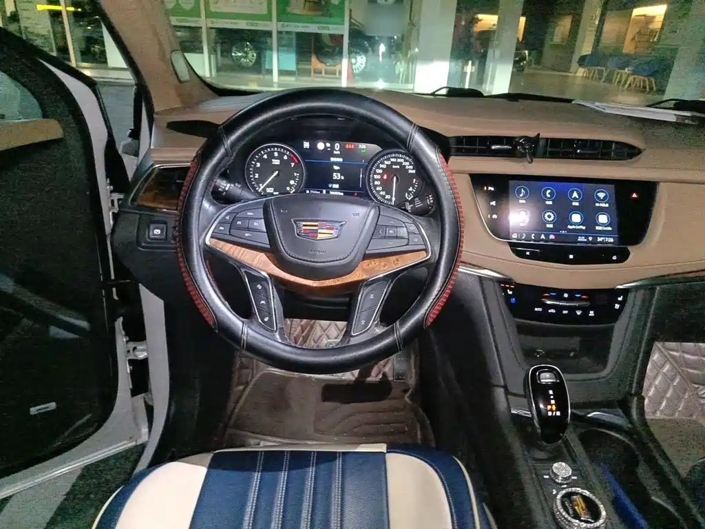 Cadillac XT5 — миниатюра 11