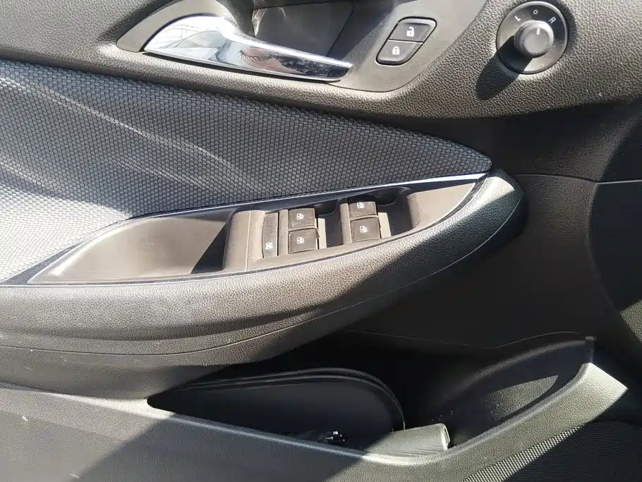 Chevrolet Cruze — миниатюра 7