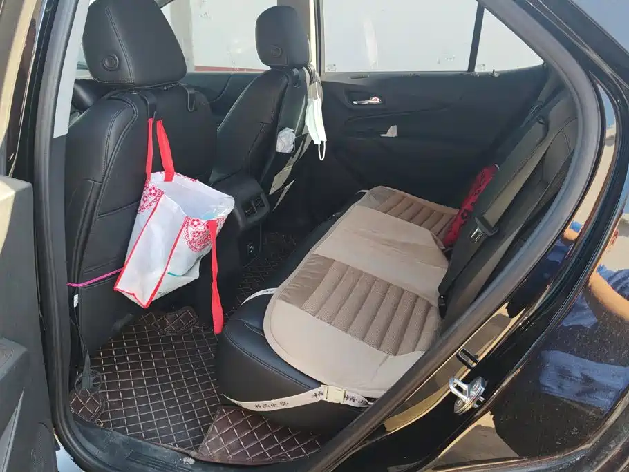 Chevrolet Equinox — миниатюра 11