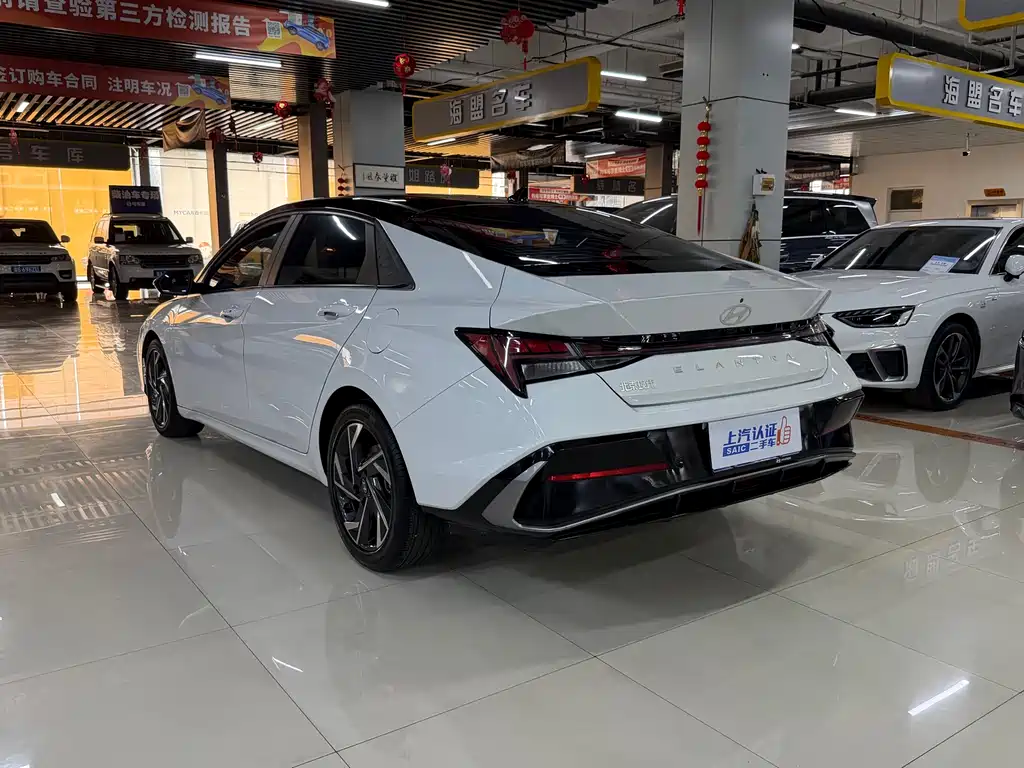 Hyundai Elantra — миниатюра 9