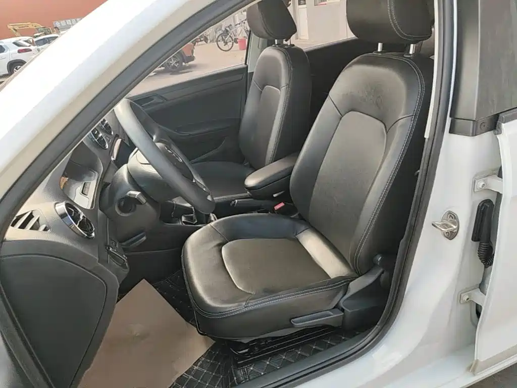 Volkswagen Jetta — миниатюра 15