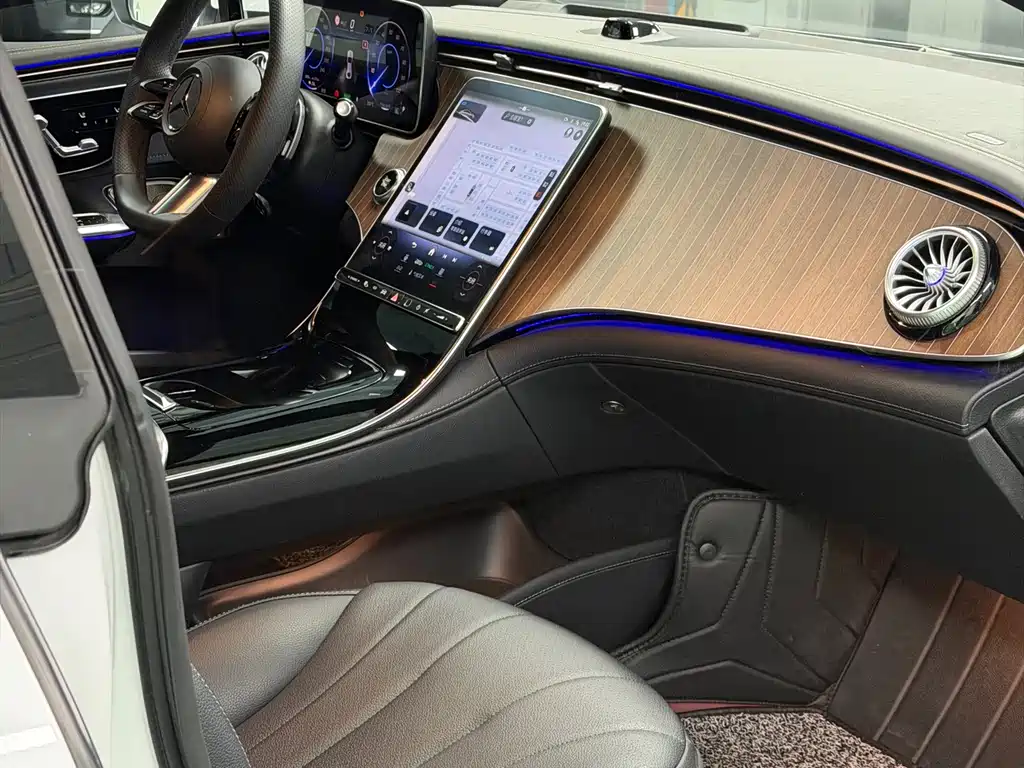 Mercedes-Benz EQE — миниатюра 17