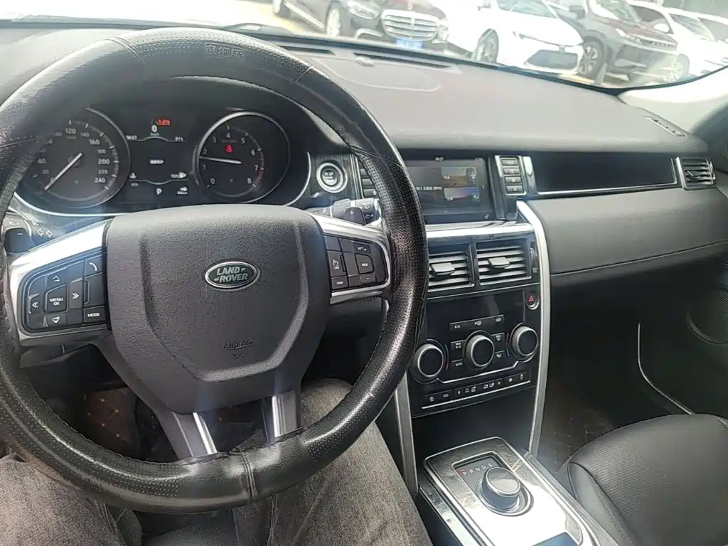 Land Rover Discovery Sport — миниатюра 10