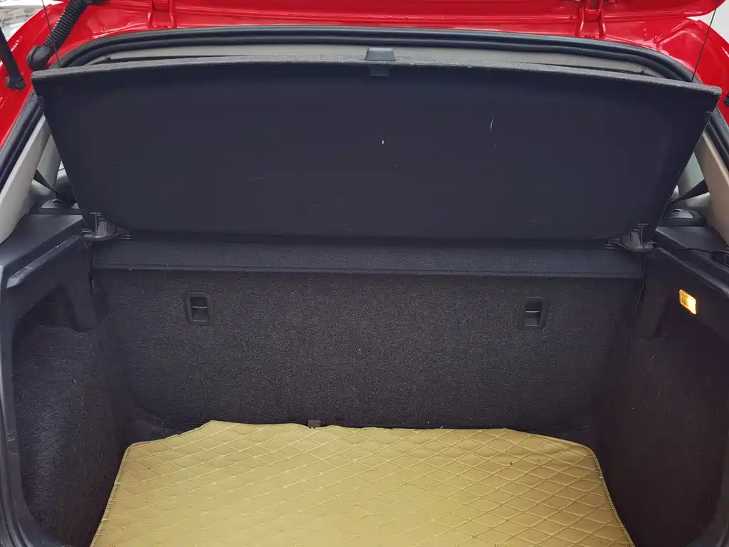 Volkswagen Polo 2016 1.4L MT
