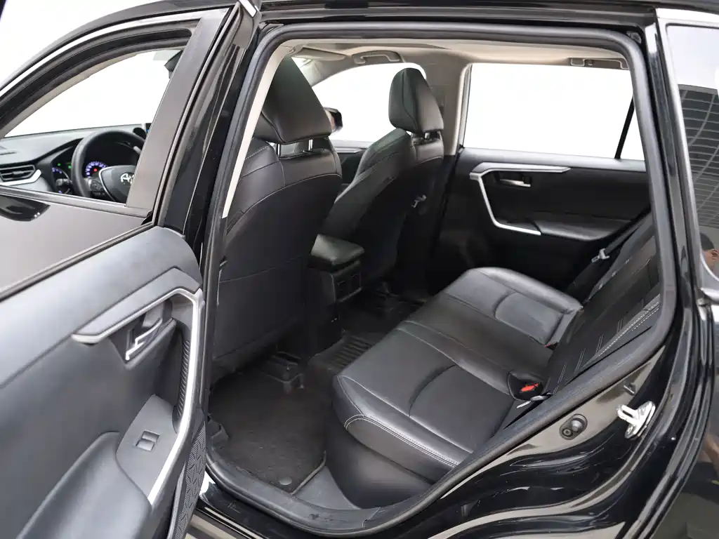 Toyota Wildlander — миниатюра 12