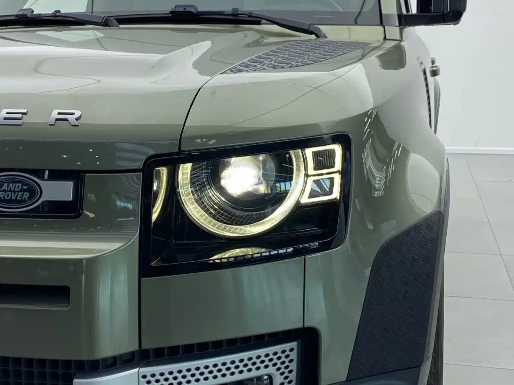 Land Rover Defender — миниатюра 3