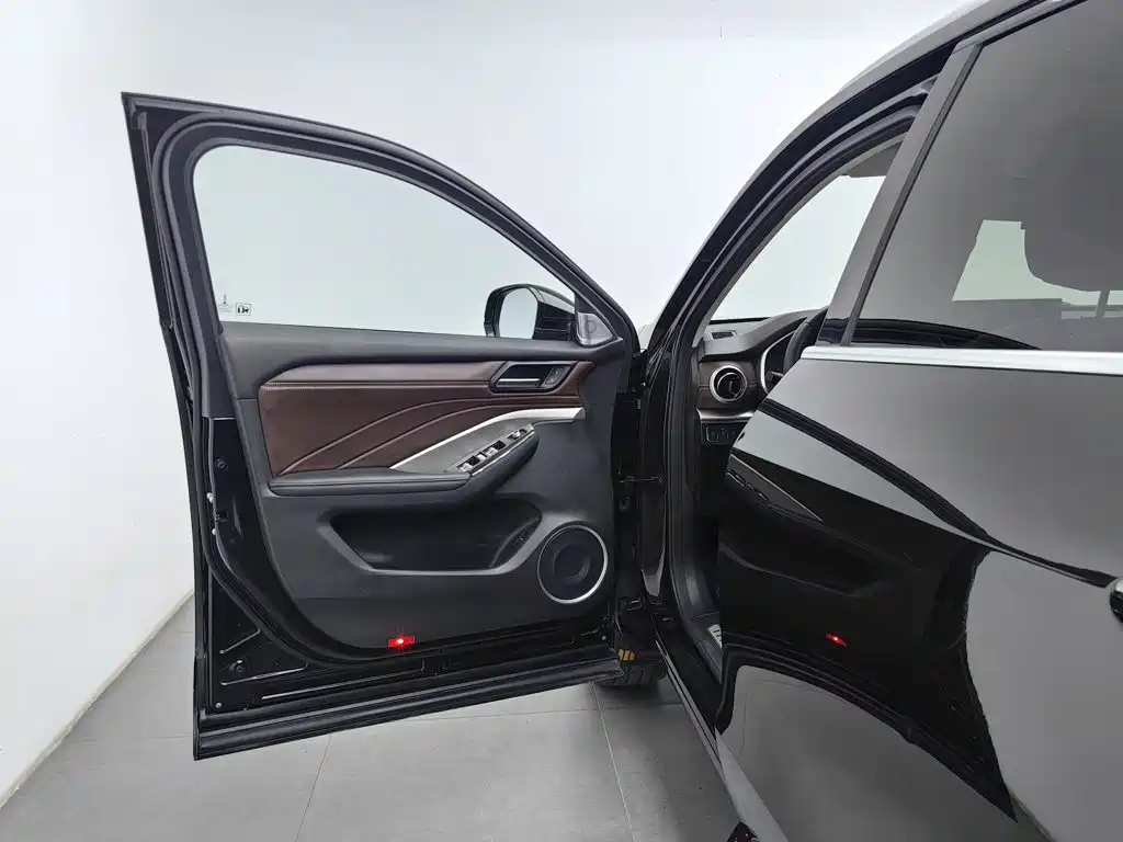 Wey Wey VV6 — миниатюра 8