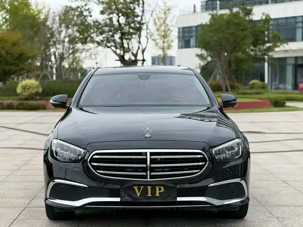 Mercedes-Benz E-Class — миниатюра 2