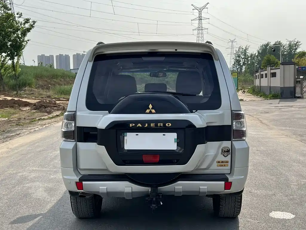 Mitsubishi V97 2018 3.8L