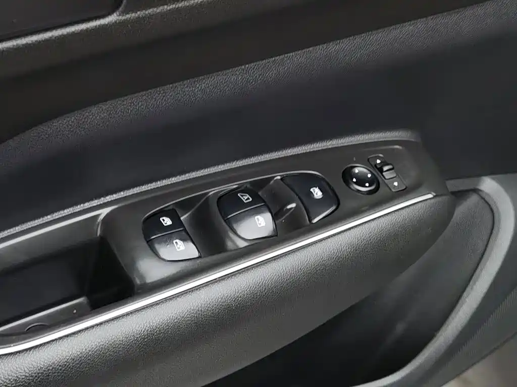 Renault Koleos — миниатюра 9