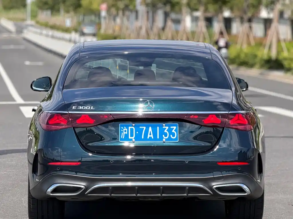 Mercedes-Benz E-Class — миниатюра 17