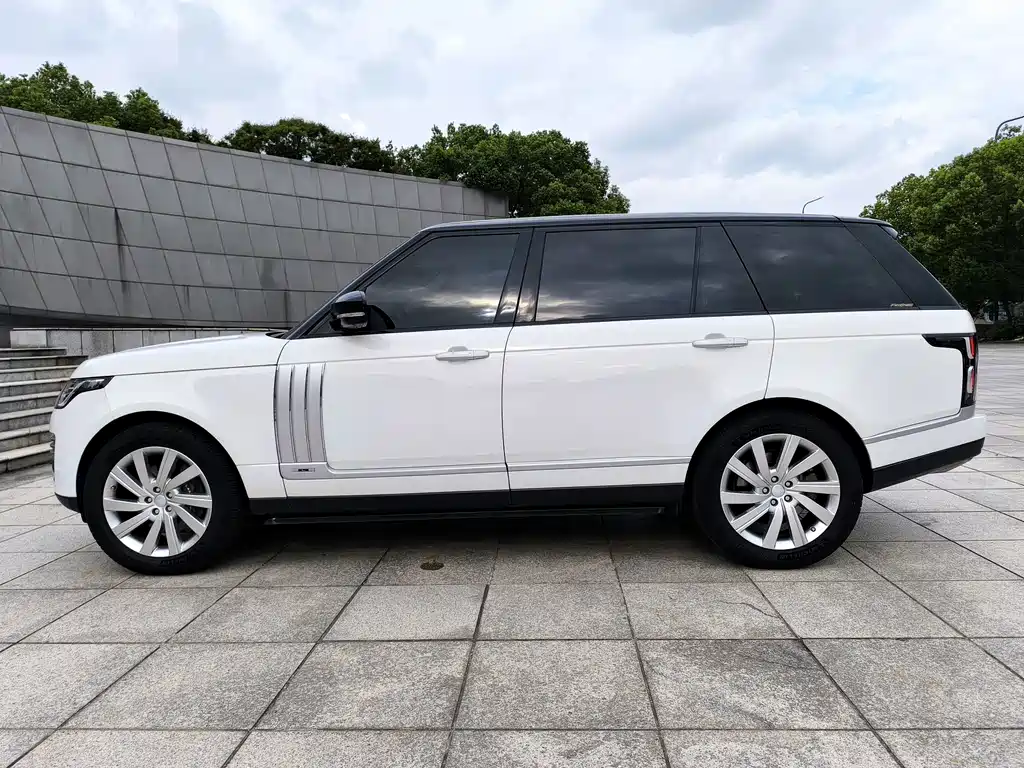 Land Rover Range Rover — миниатюра 23
