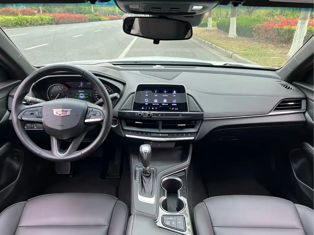 Cadillac CT4 2021 28T