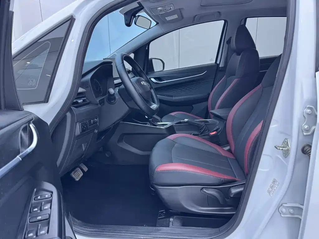 Geely Vision X3 — миниатюра 10