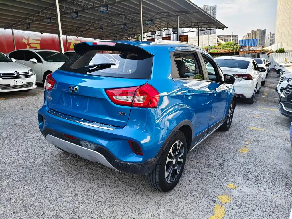 Geely Vision X3 — миниатюра 9