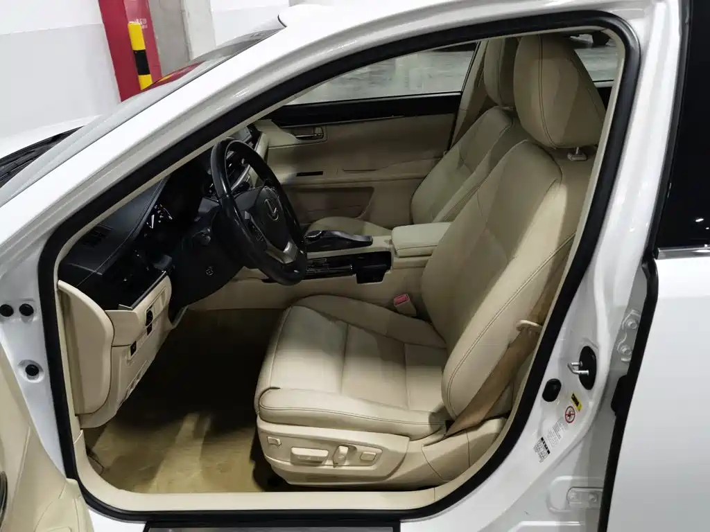 Lexus ES — миниатюра 10