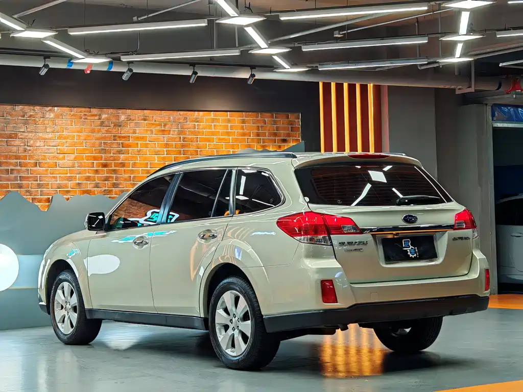 Subaru Outback 2011 2.5i Luxury