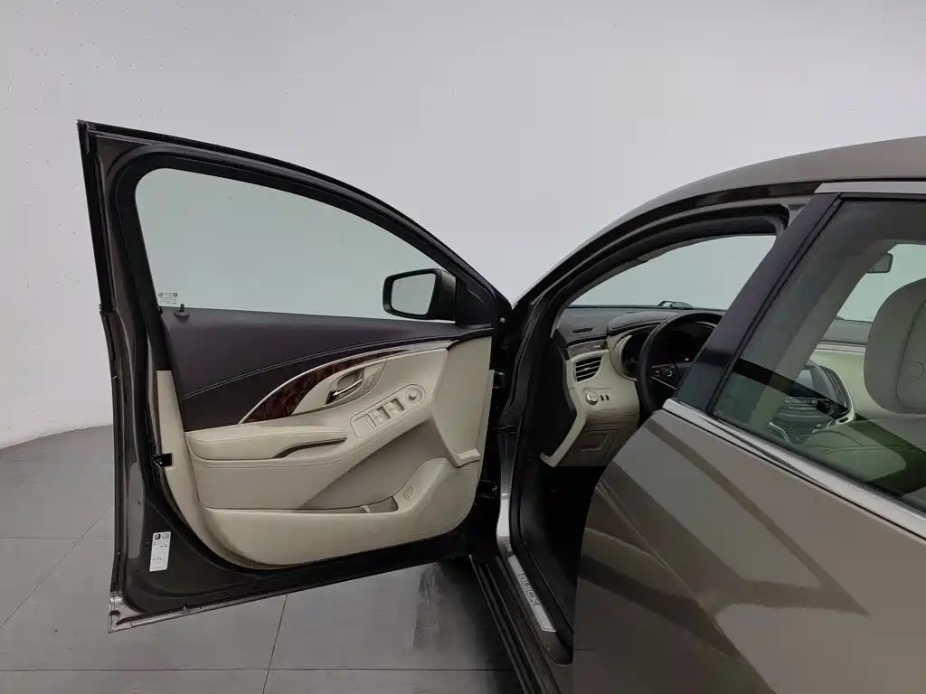 Buick LaCrosse — миниатюра 8