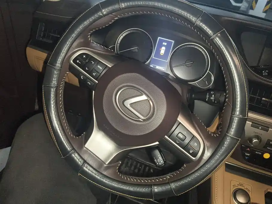Lexus ES — миниатюра 15