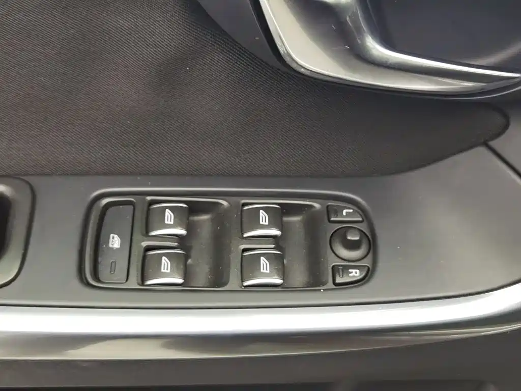 Volvo XC60 — миниатюра 9