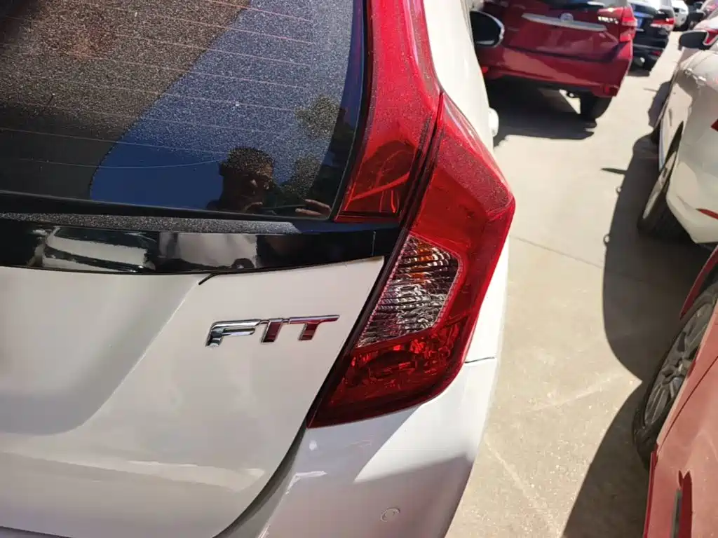 Honda Fit — миниатюра 8