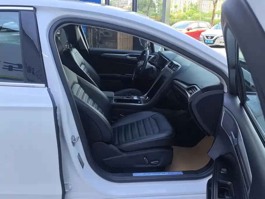 Ford Mondeo — миниатюра 8