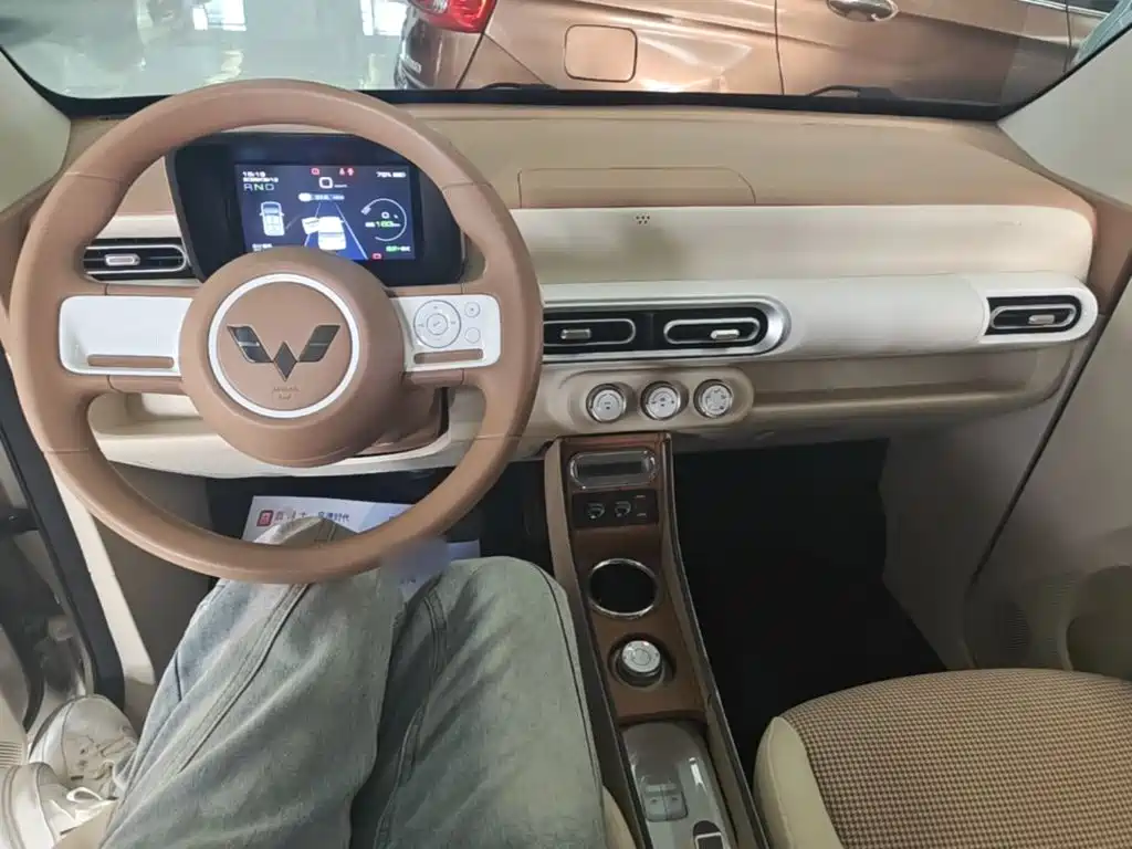 Wuling MINIEV — миниатюра 10