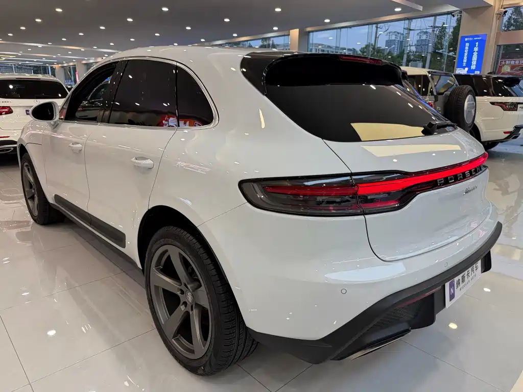Porsche Macan — миниатюра 5