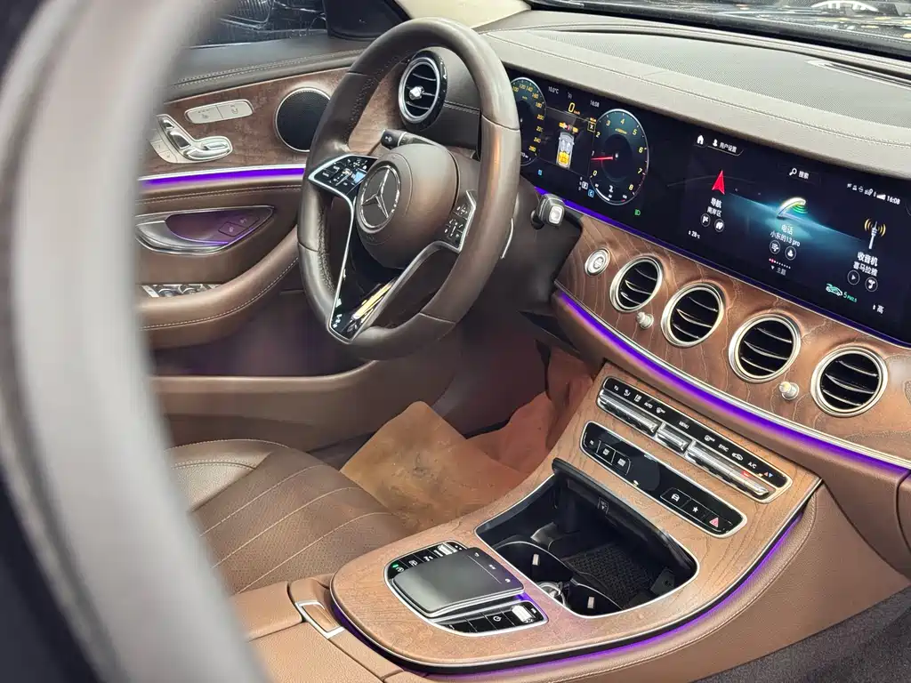 MERCEDES-BENZ E CLASS