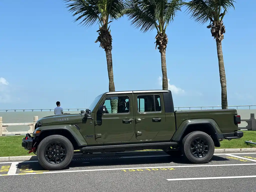 Jeep Gladiator — миниатюра 11