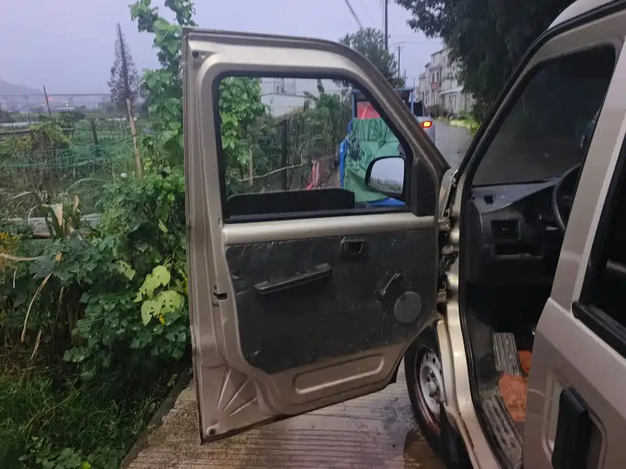 Wuling Rongguang — миниатюра 7