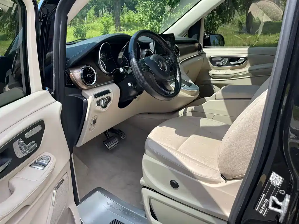 MERCEDES-BENZ V CLASS