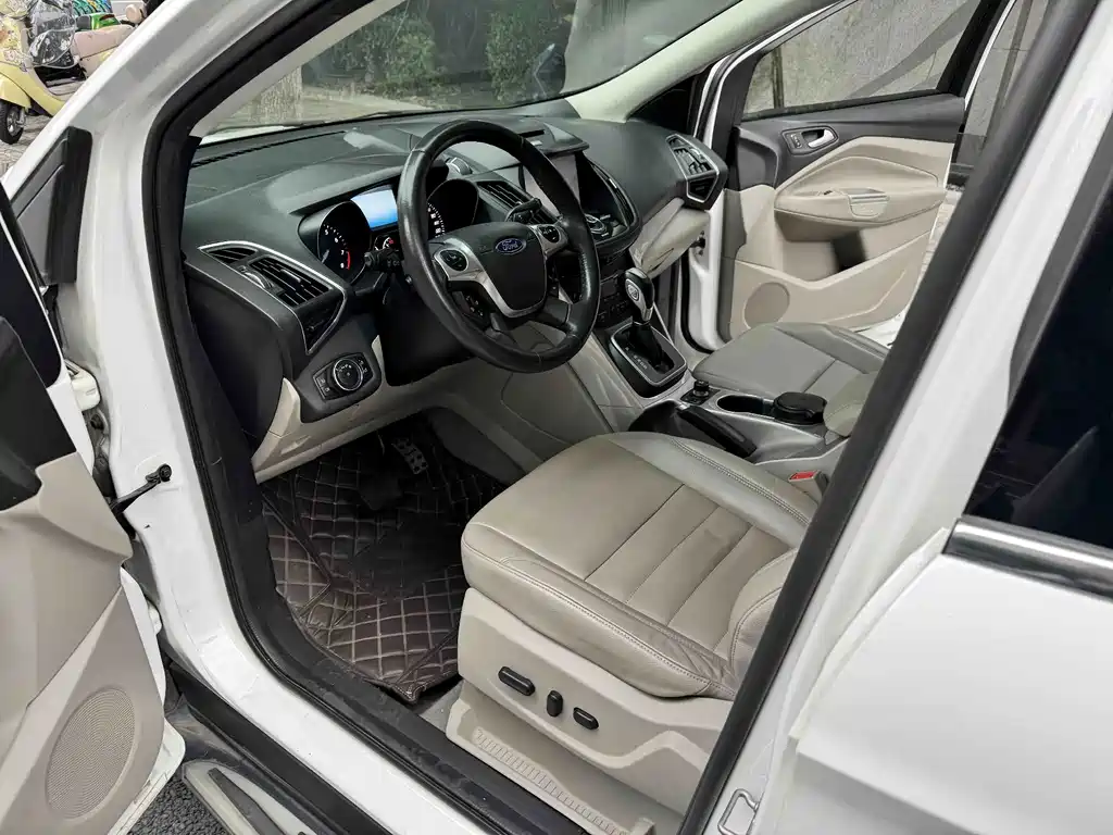 Ford Kuga — миниатюра 6
