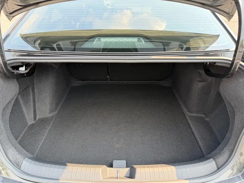 Volkswagen Sagitar — миниатюра 22