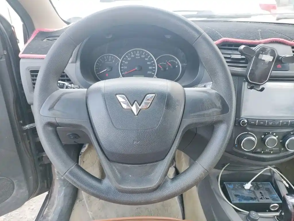 Wuling Hongguang — миниатюра 13