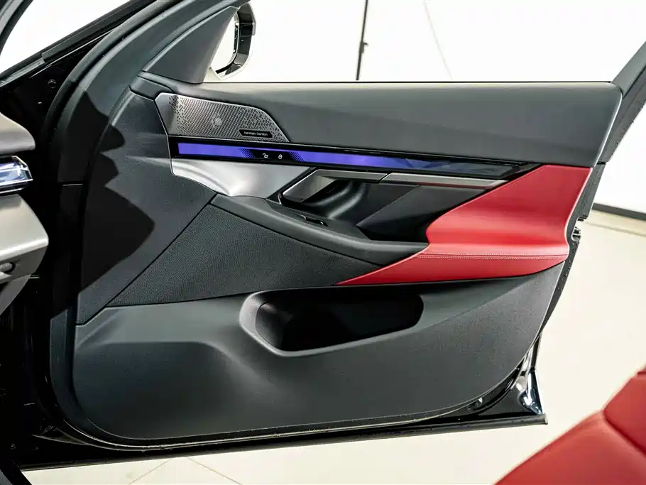 BMW 5 Series — миниатюра 16