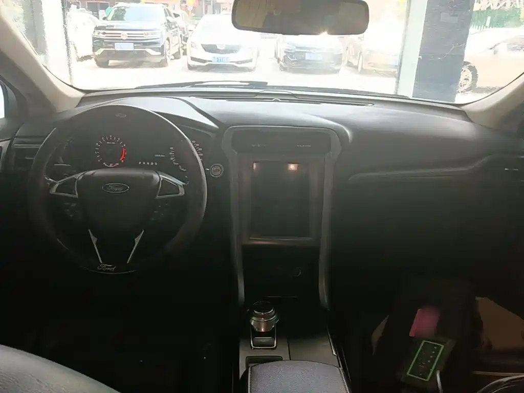 Ford Mondeo — миниатюра 10